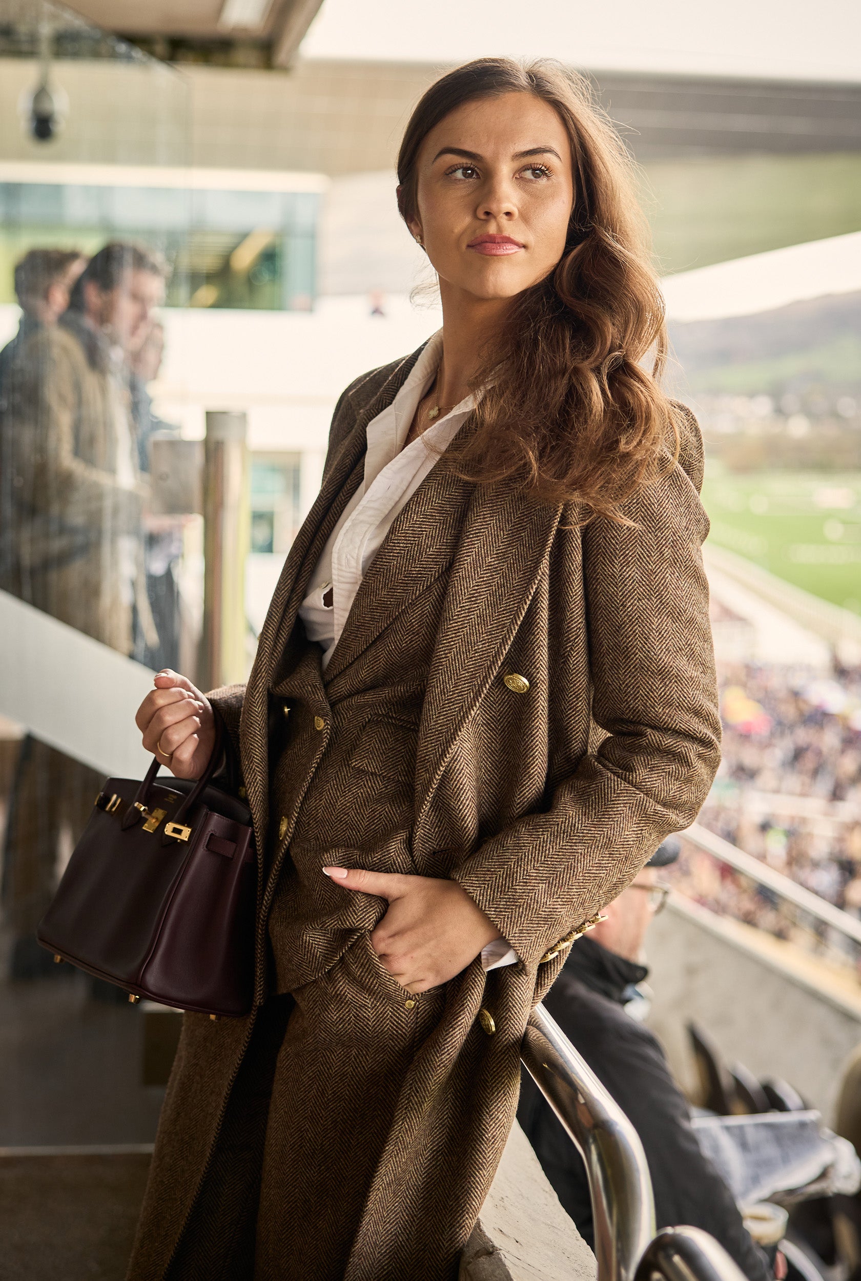 Isobel Lorna's Cheltenham Look (Large Scale Brown Herringbone