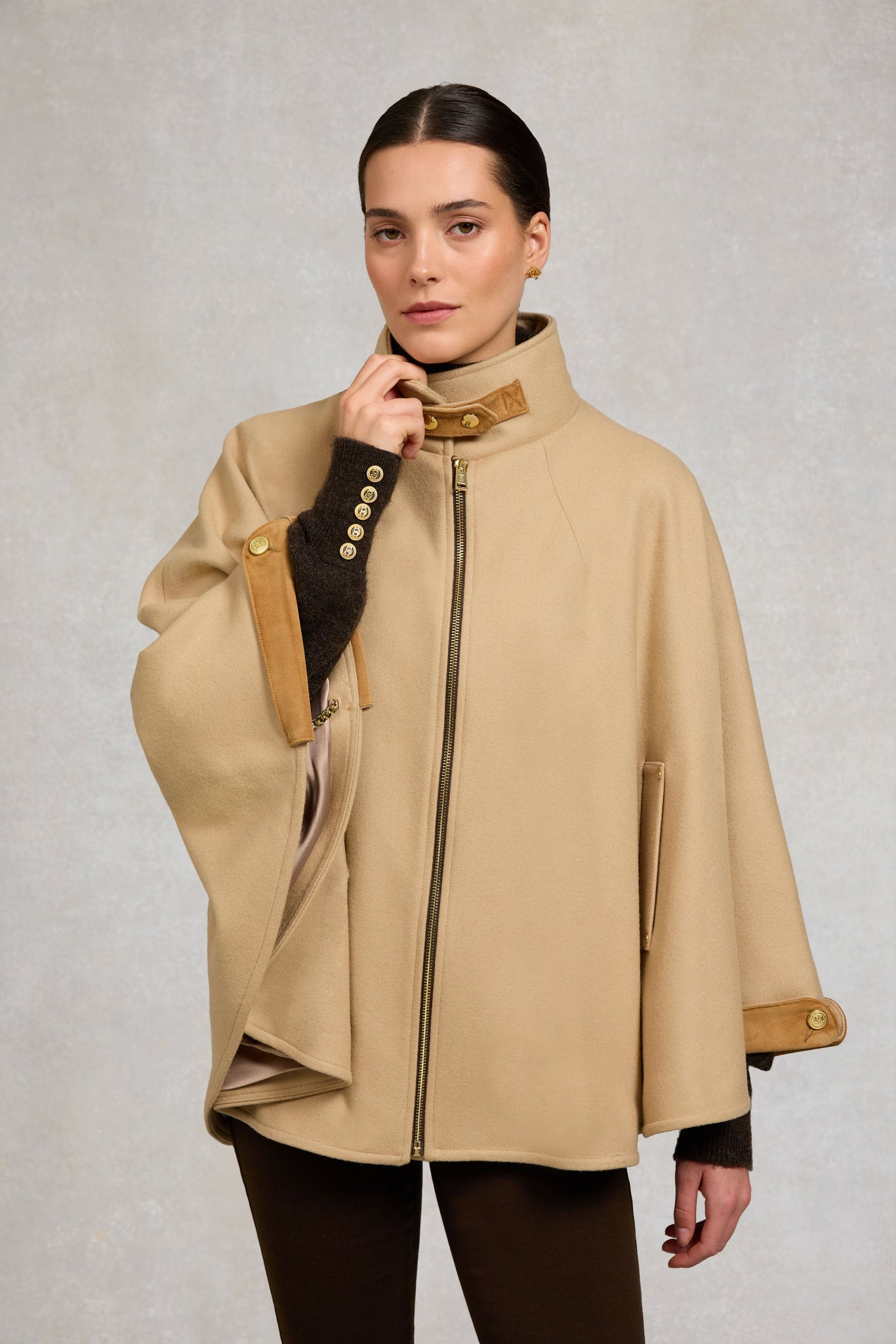 The Classic Cape (Camel)