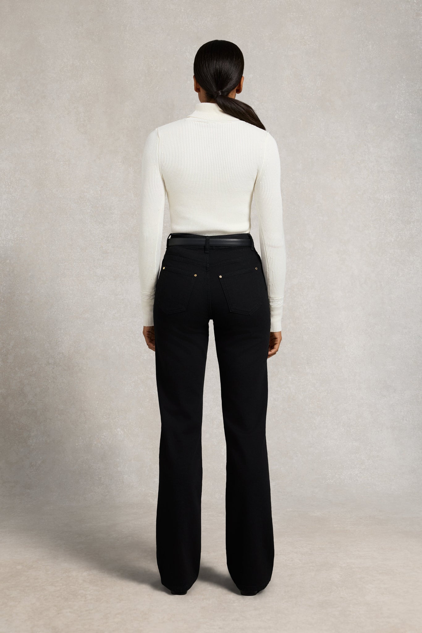 Classic Straight Jean (Stay Black)