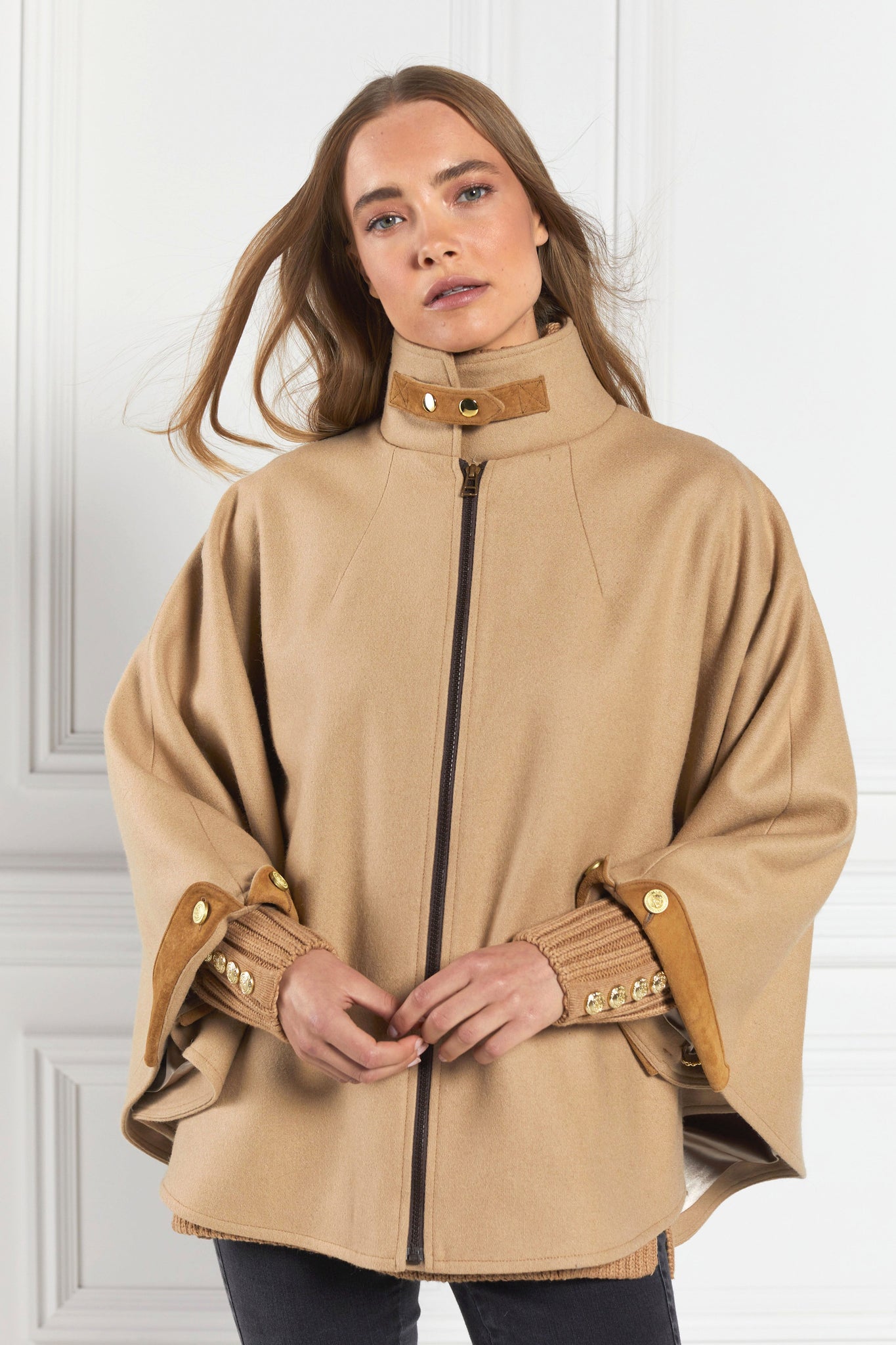 The Classic Cape (Camel)