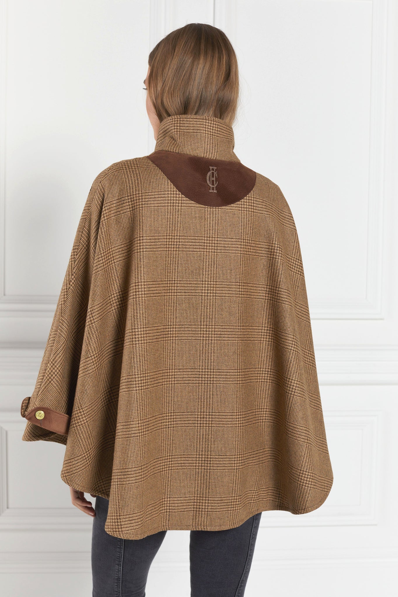 The Classic Cape (Tawny)