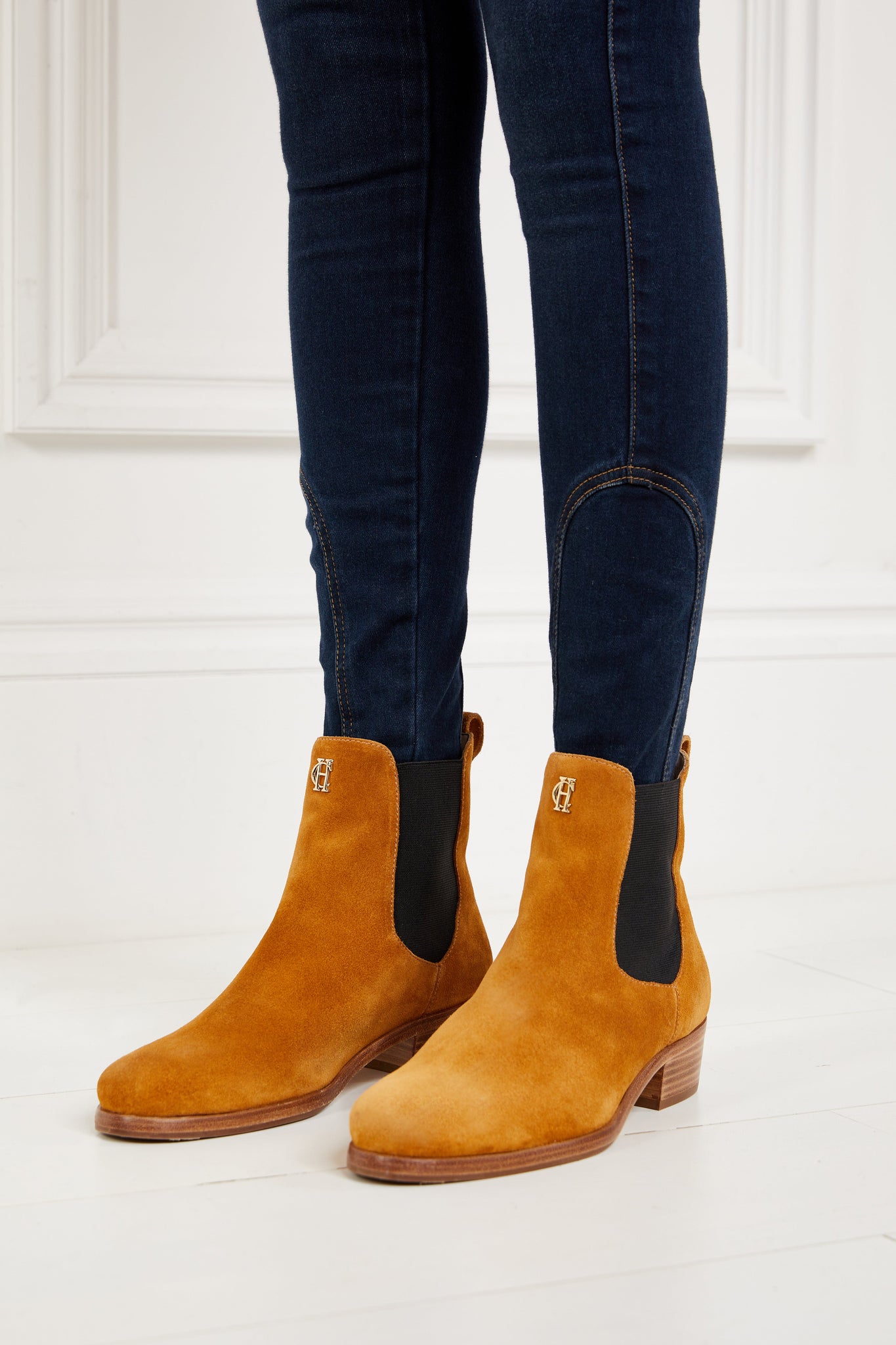 Chelsea Boot (Tan Suede)