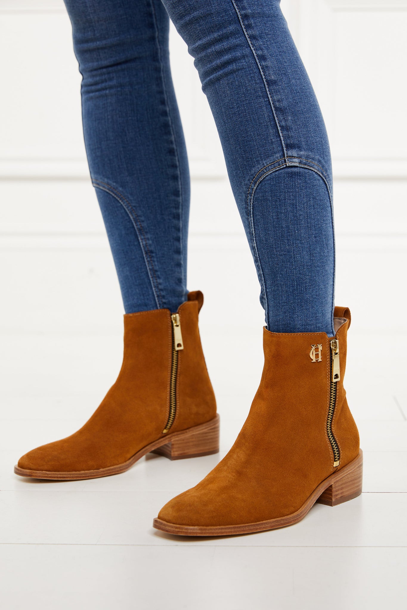 Zip Chelsea Boot (Tan Suede)