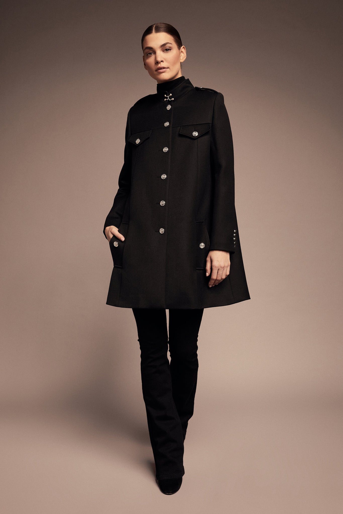 The Jubilee Highbury Cape Set (Black Twill)