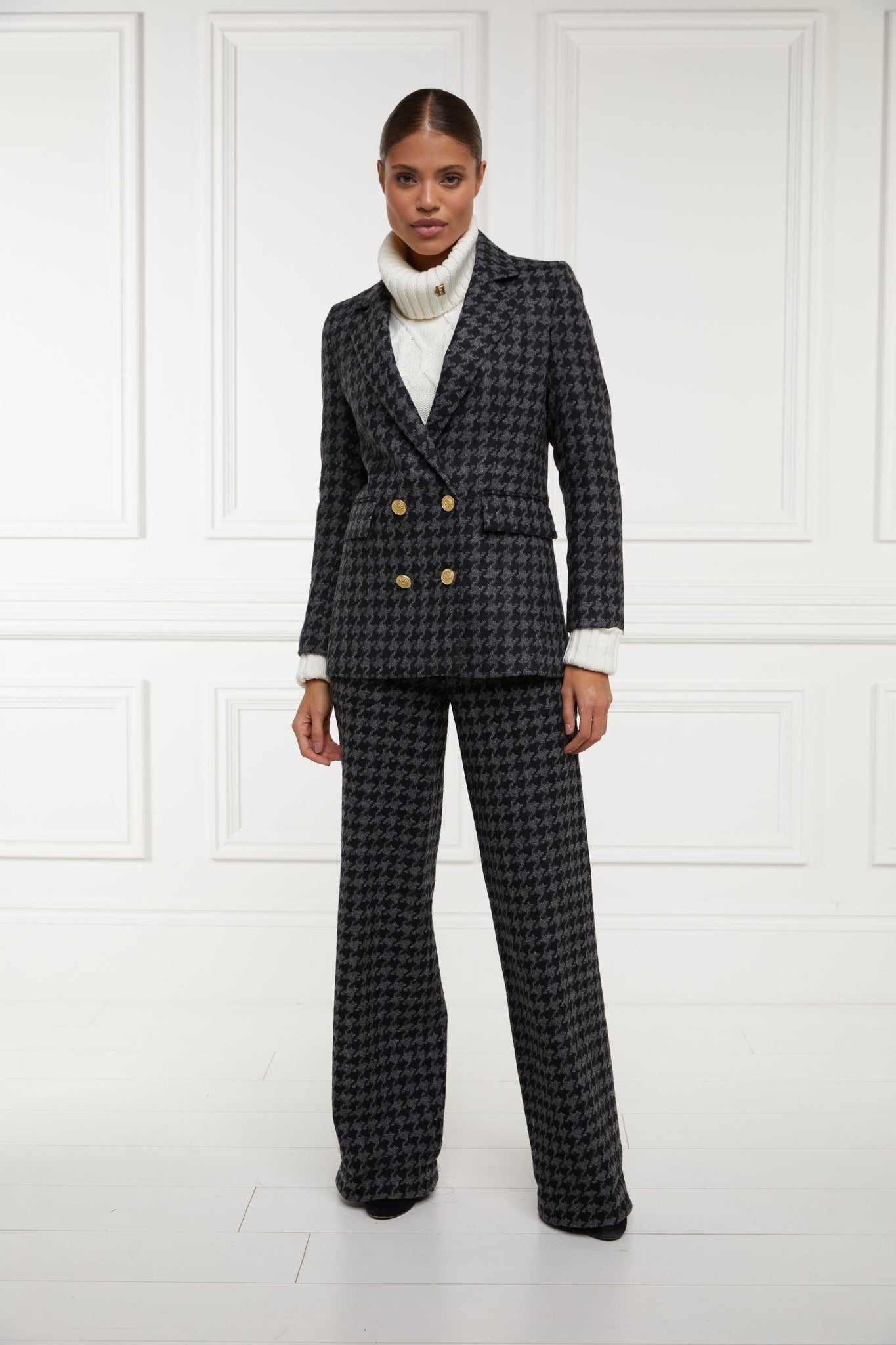 The Large Scale Charcoal Houndstooth Suit