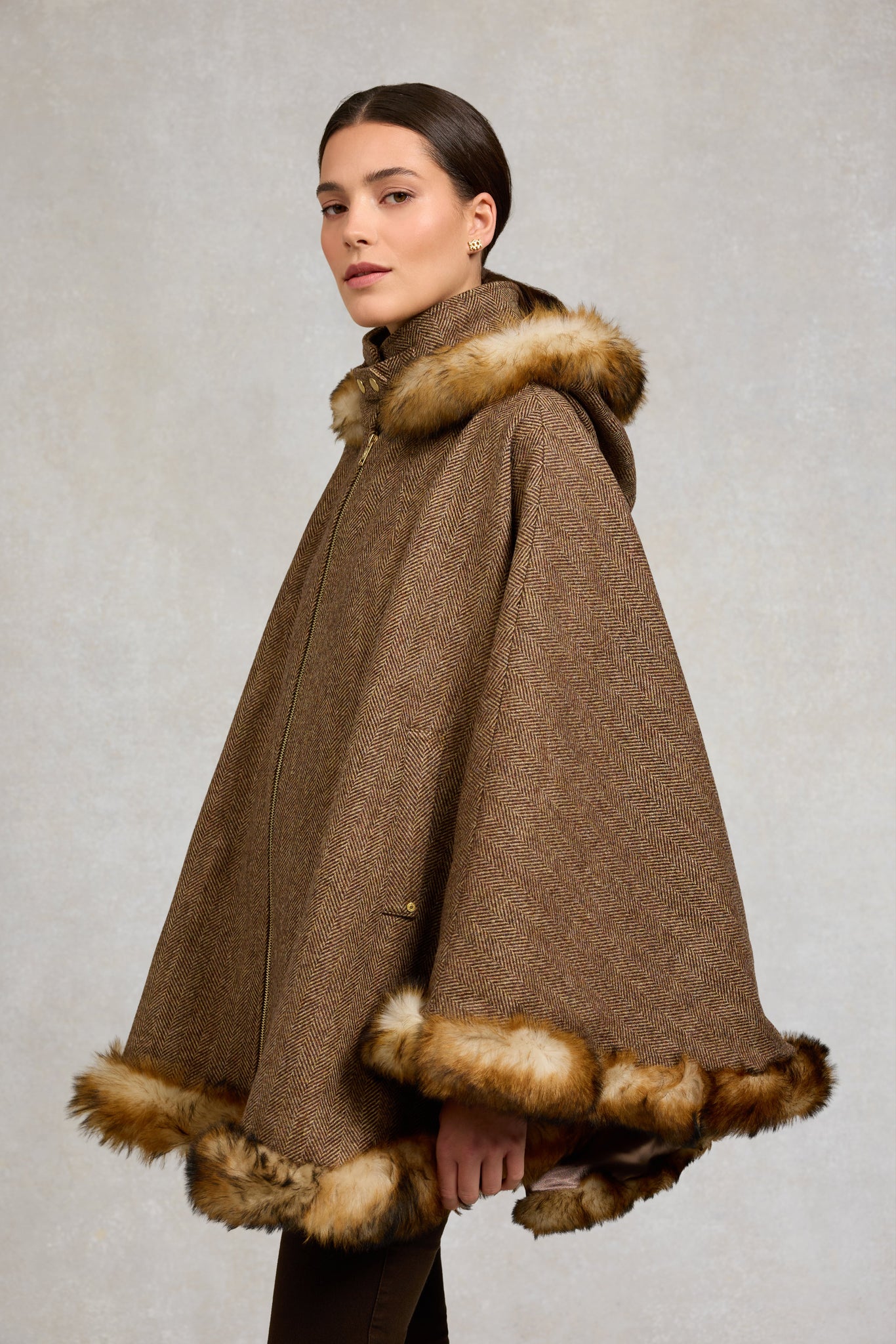 Kensington Gold Label Cape (Large Scale Brown Herringbone)
