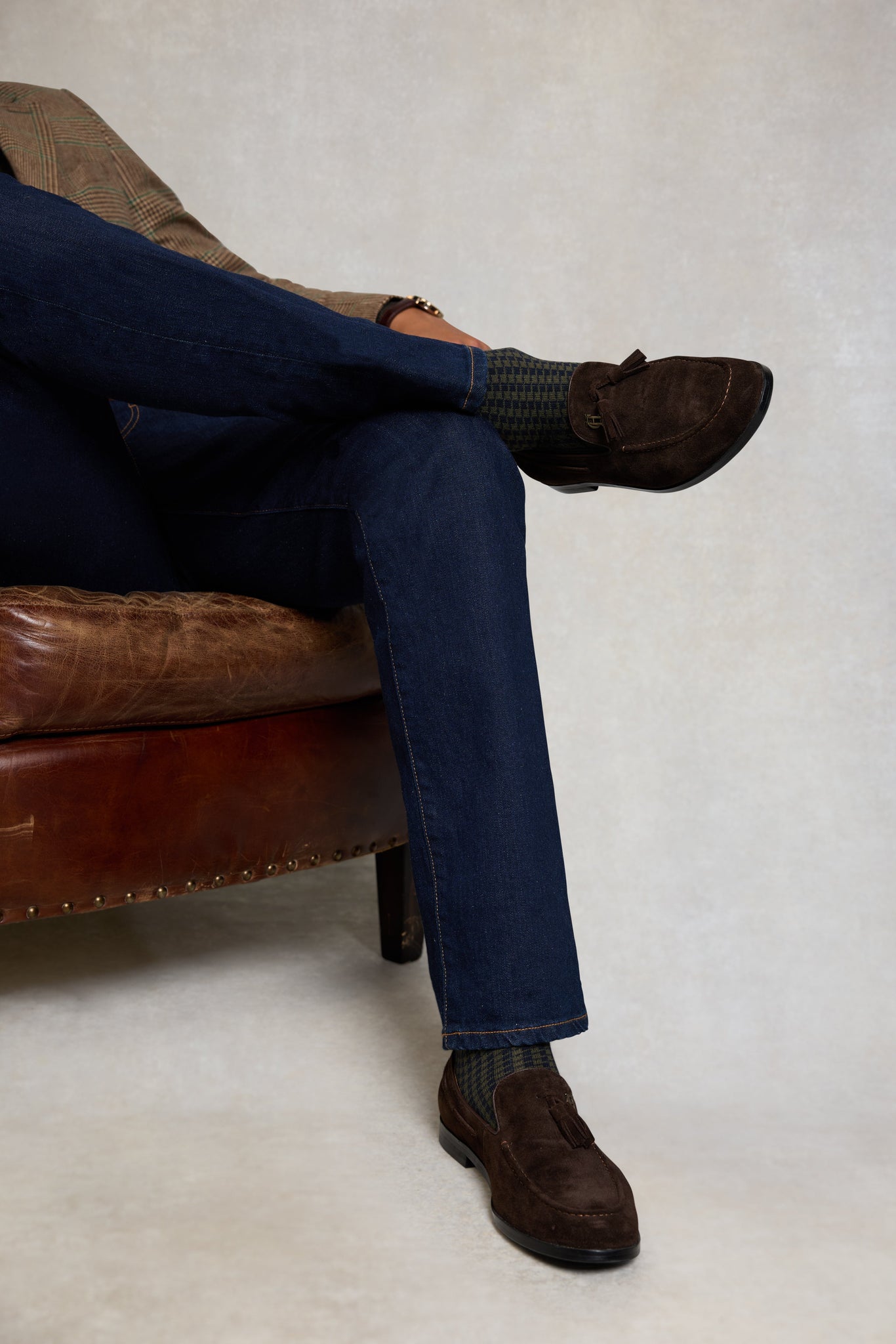 Men's Suede Tassel Loafer (Chocolate)