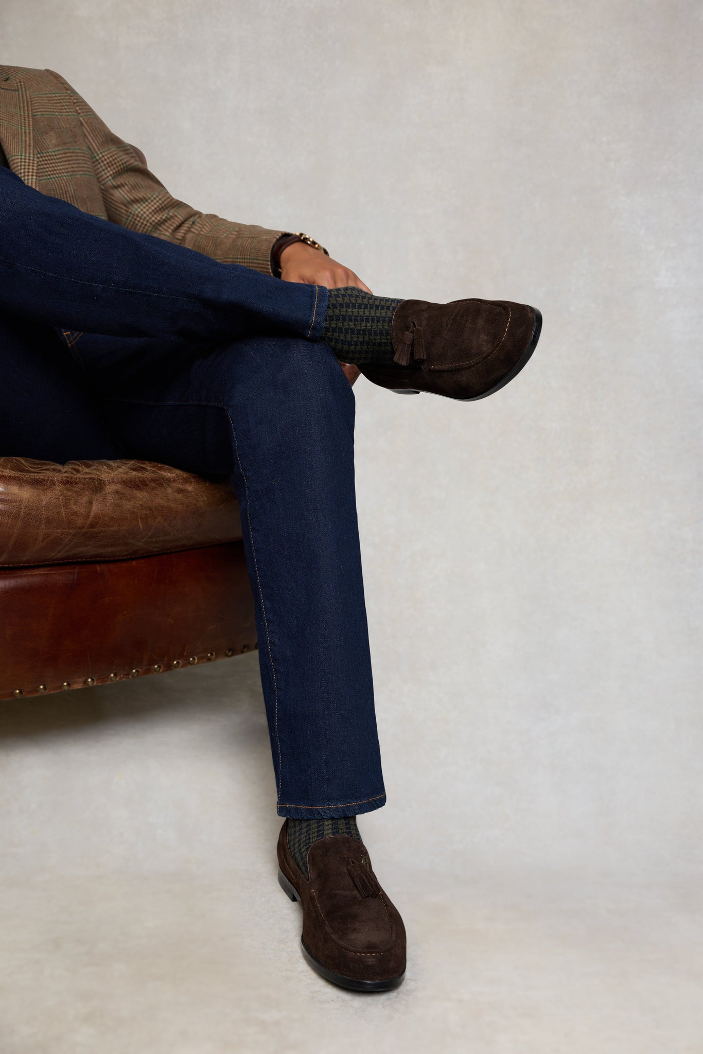 Men's Suede Tassel Loafer (Chocolate)