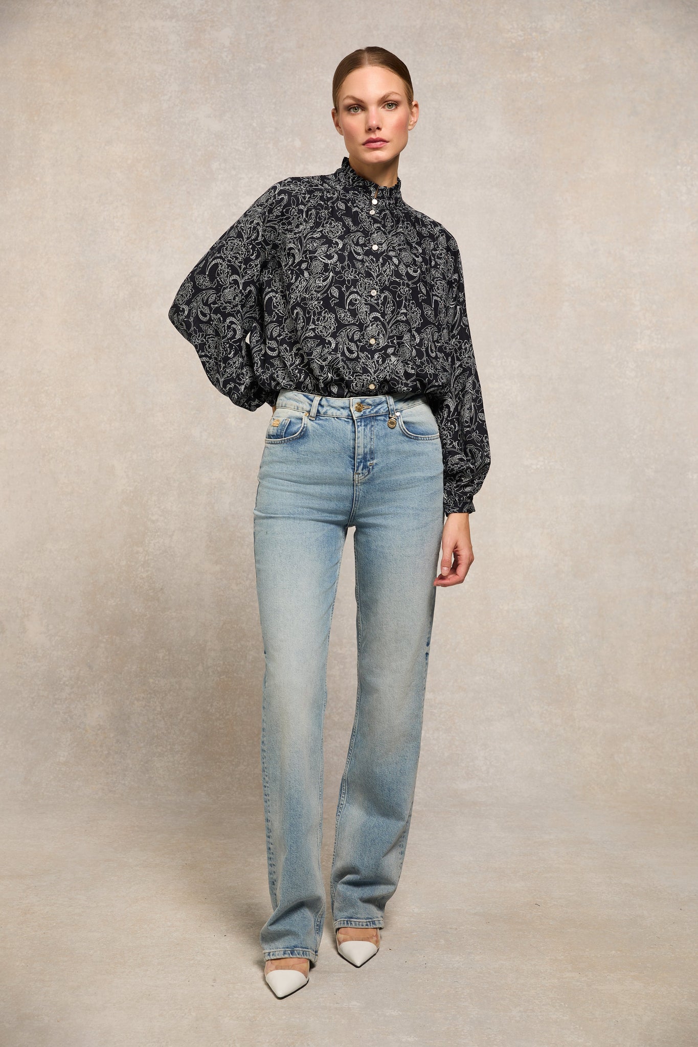 Lilibet Blouse (Navy Floral)