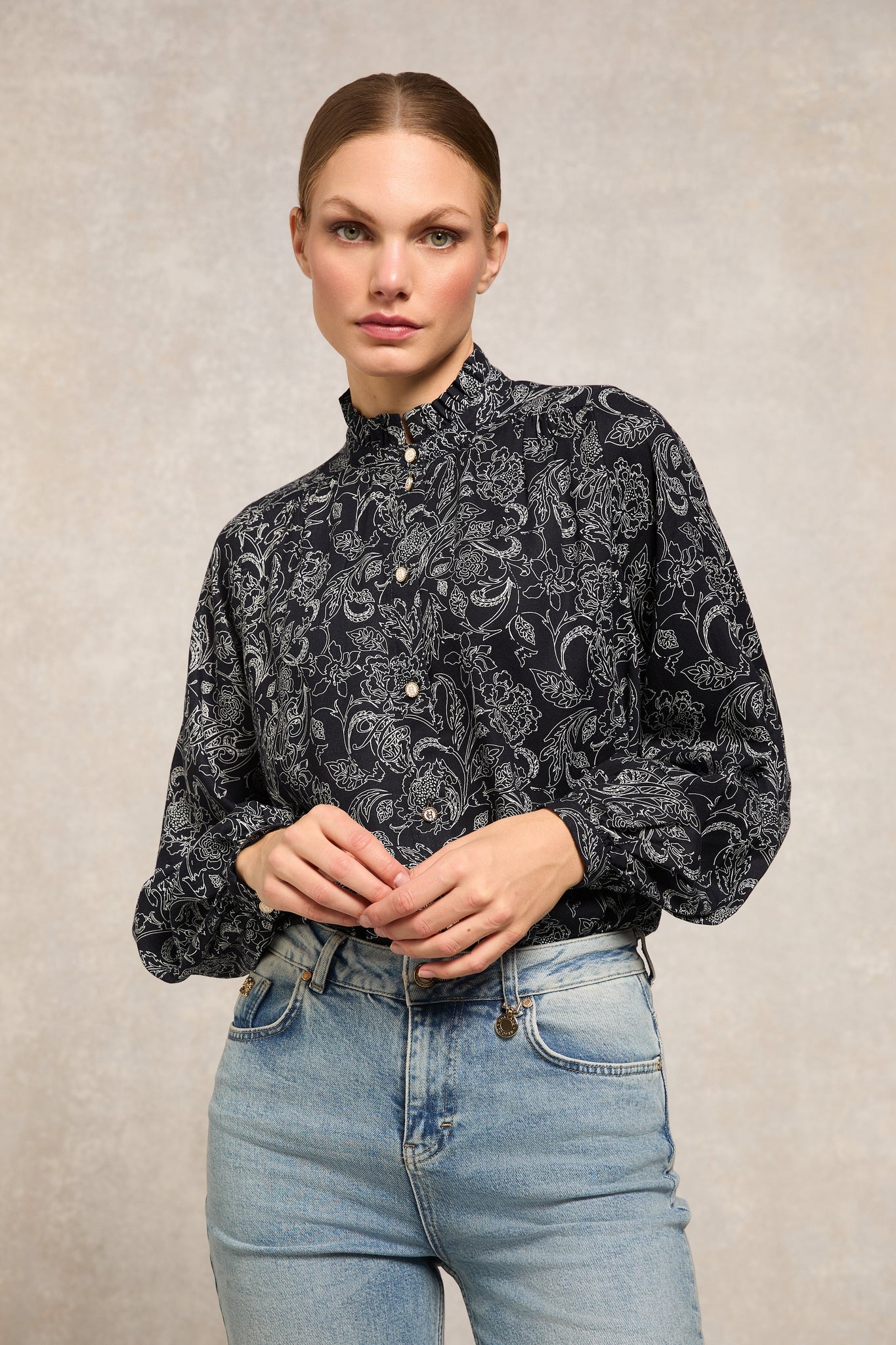 Lilibet Blouse (Navy Floral)