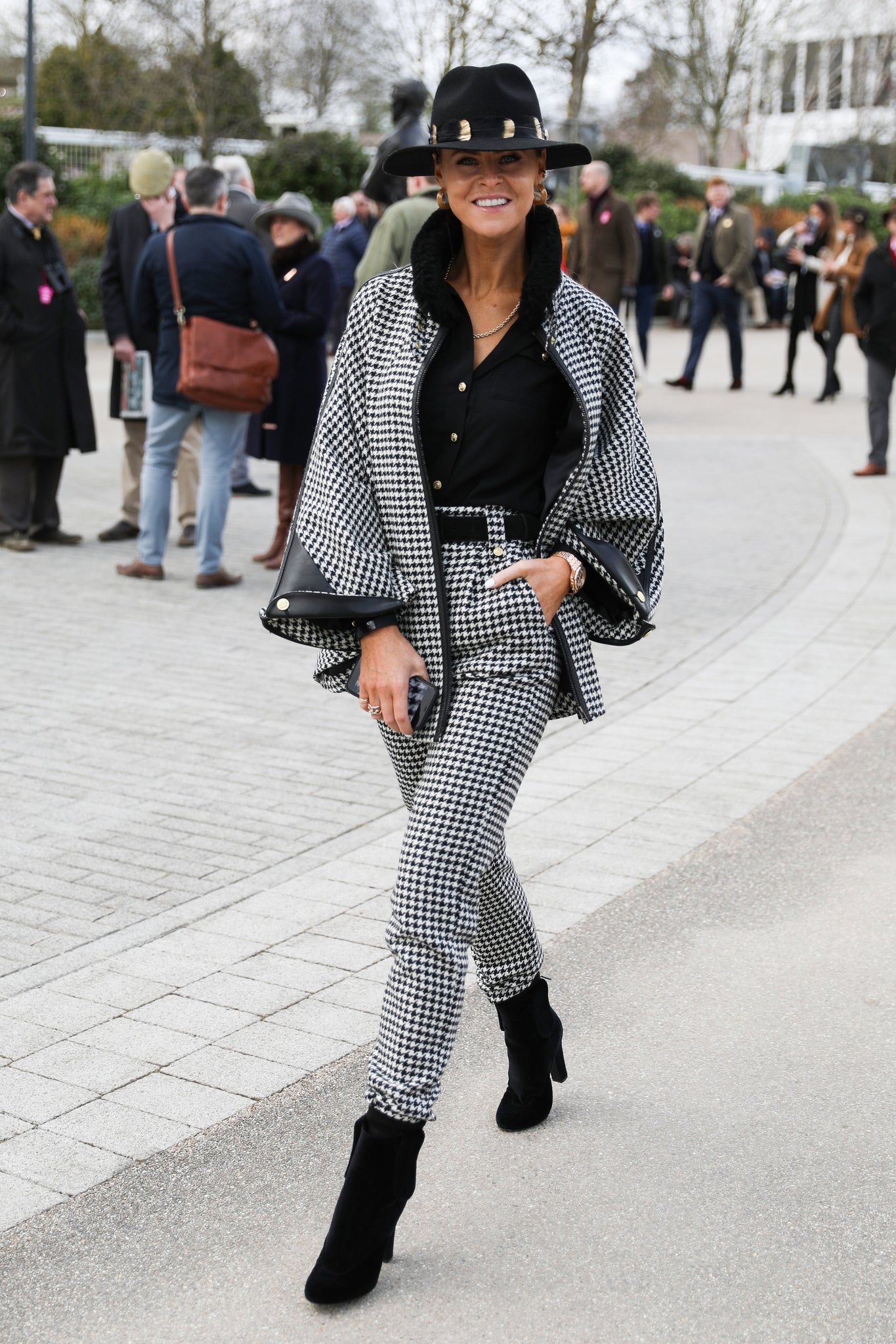 Chiltern Cape (Houndstooth)