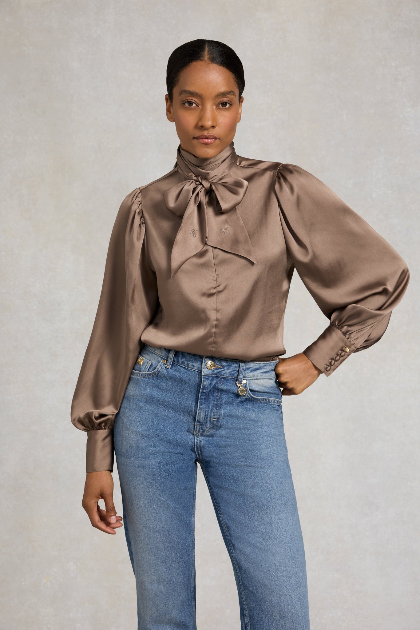 Ariella Blouse (Truffle)