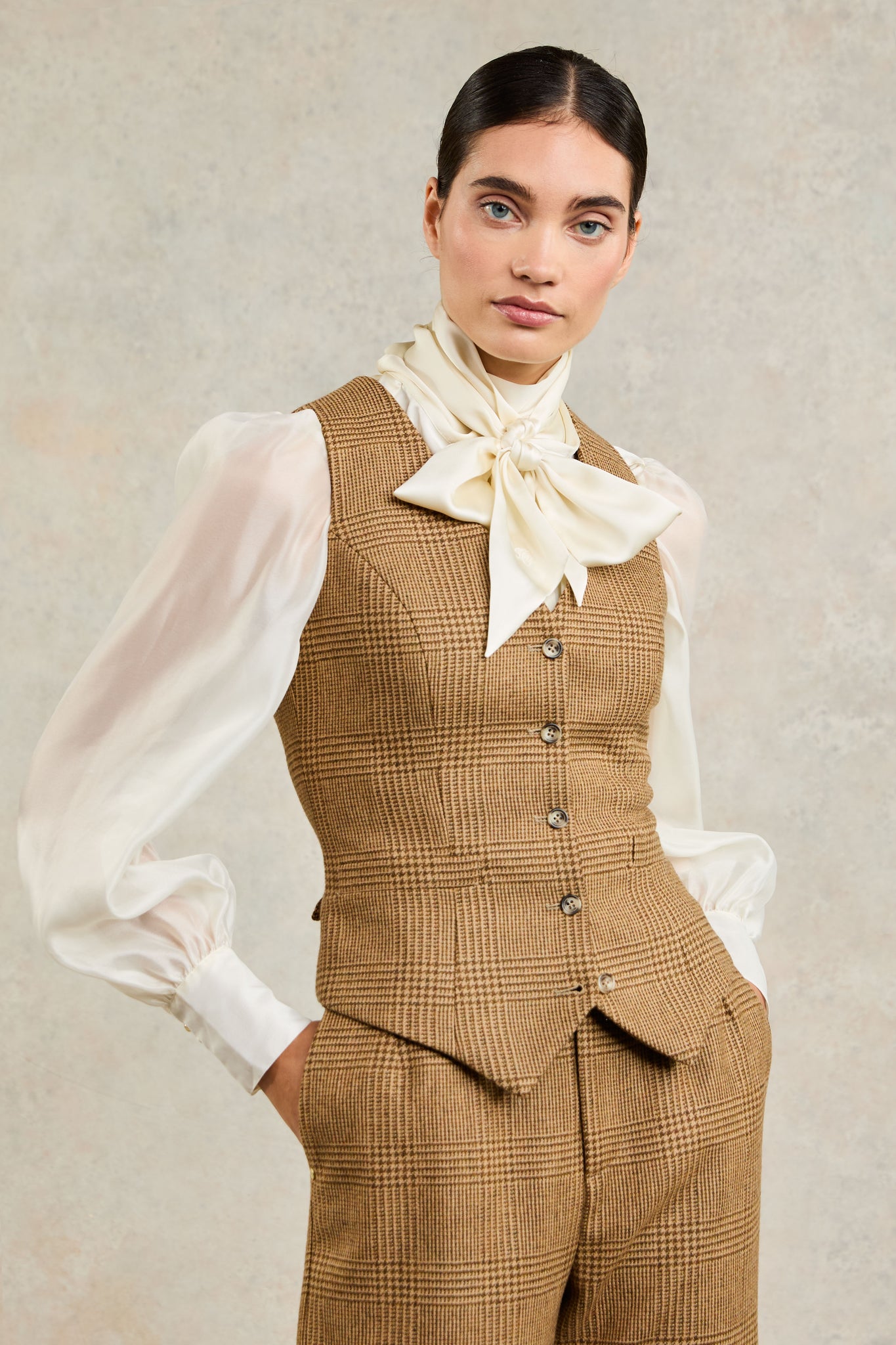 Hampton Waistcoat (Tawny)