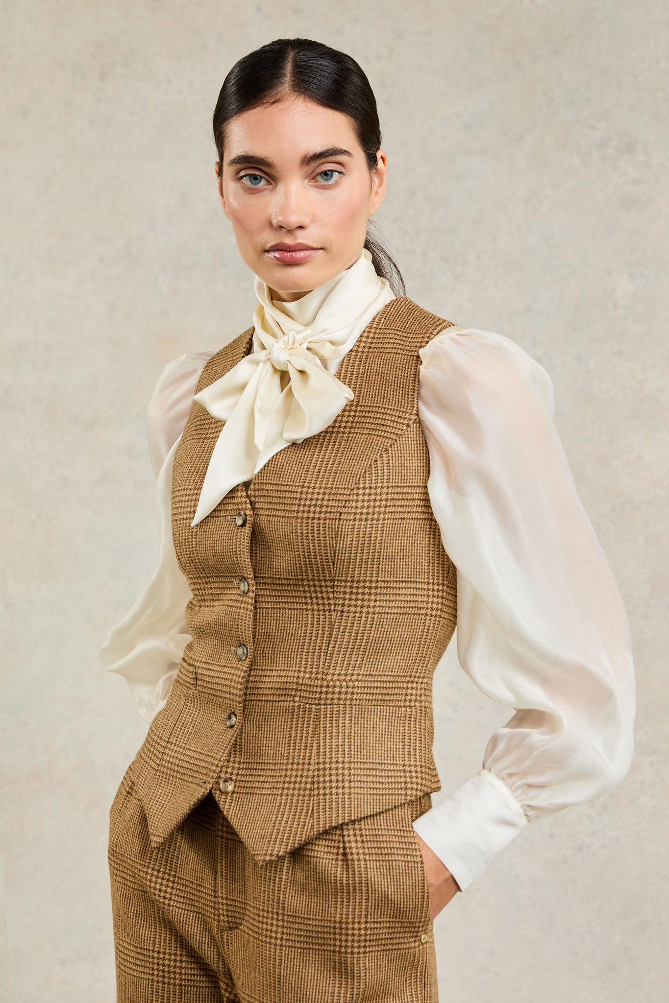 Hampton Waistcoat (Tawny)