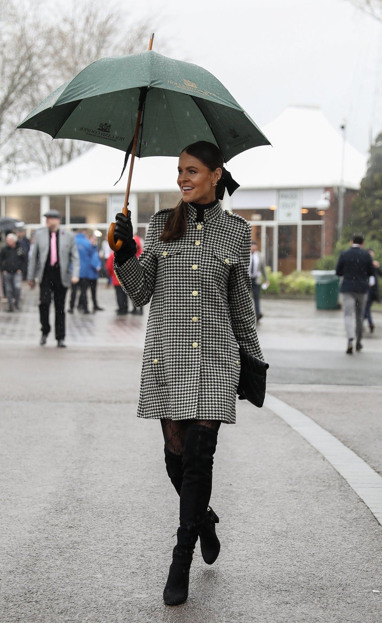 Jade's Ladies Day Houndstooth Look (Houndstooth)