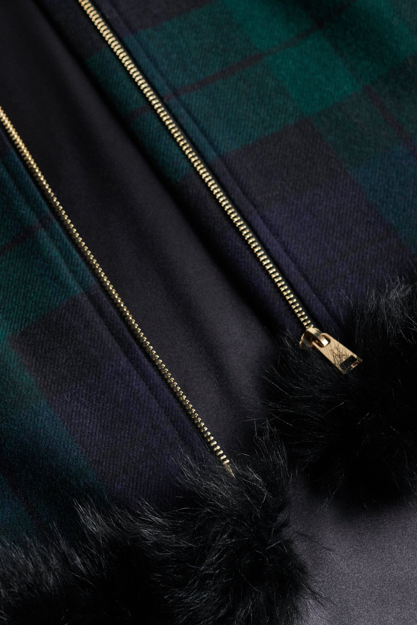 Kensington Gold Label Cape (Blackwatch)