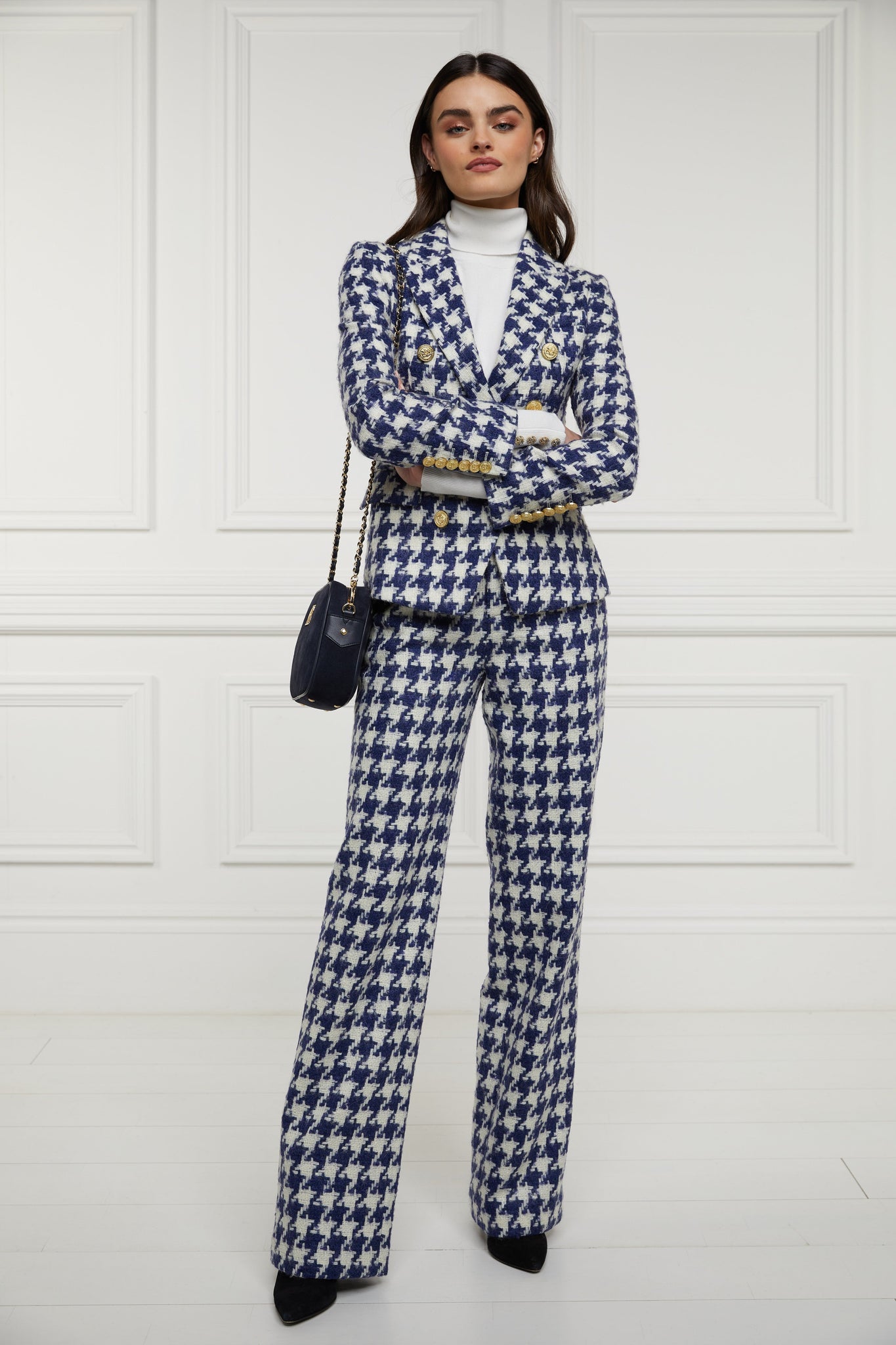 The Large Scale Navy Houndstooth Suit