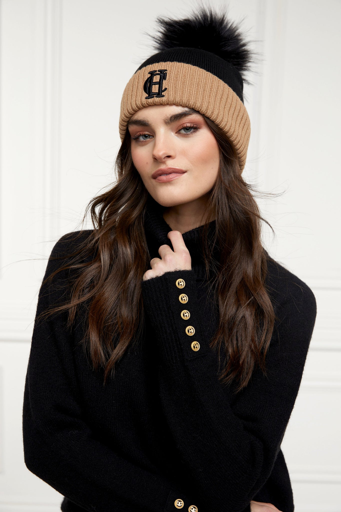 Chelsea Bobble Hat & Glove Set (Black)