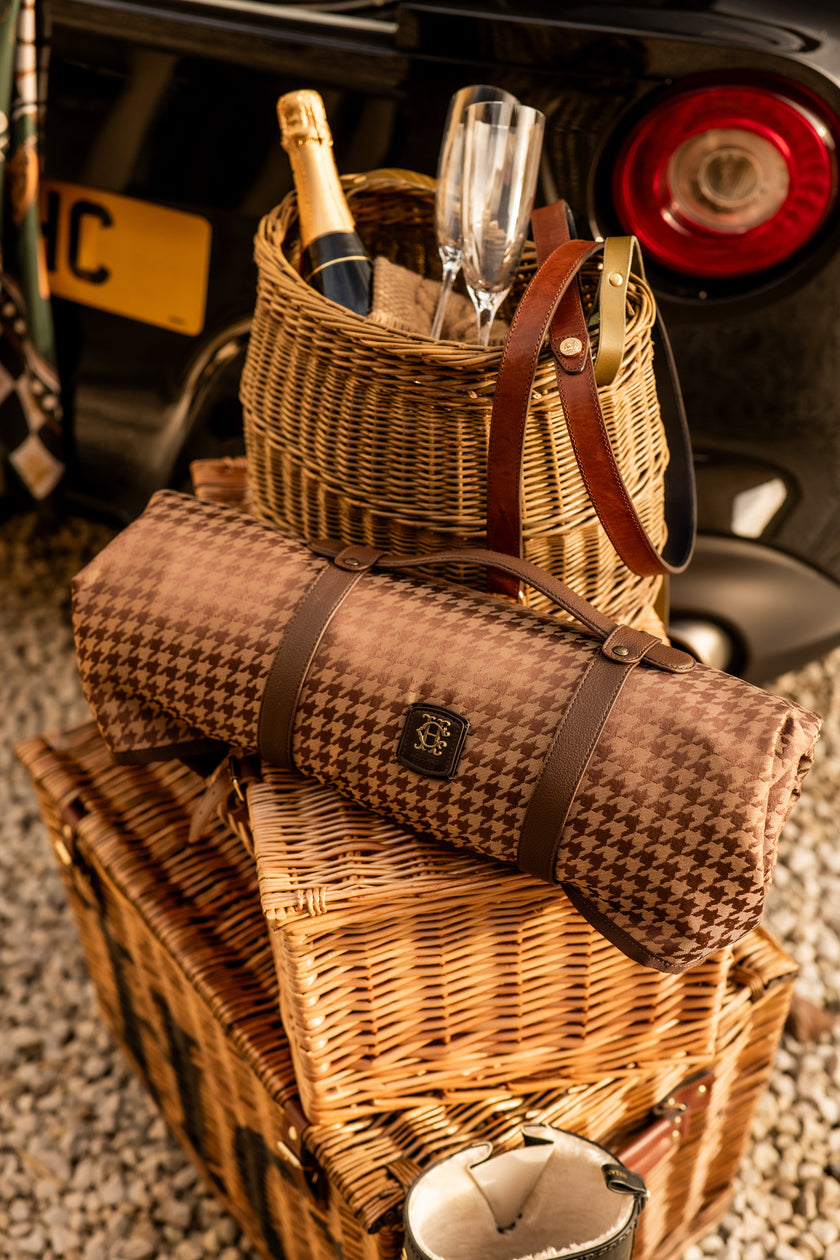 Picnic Blanket (Toffee Houndstooth)