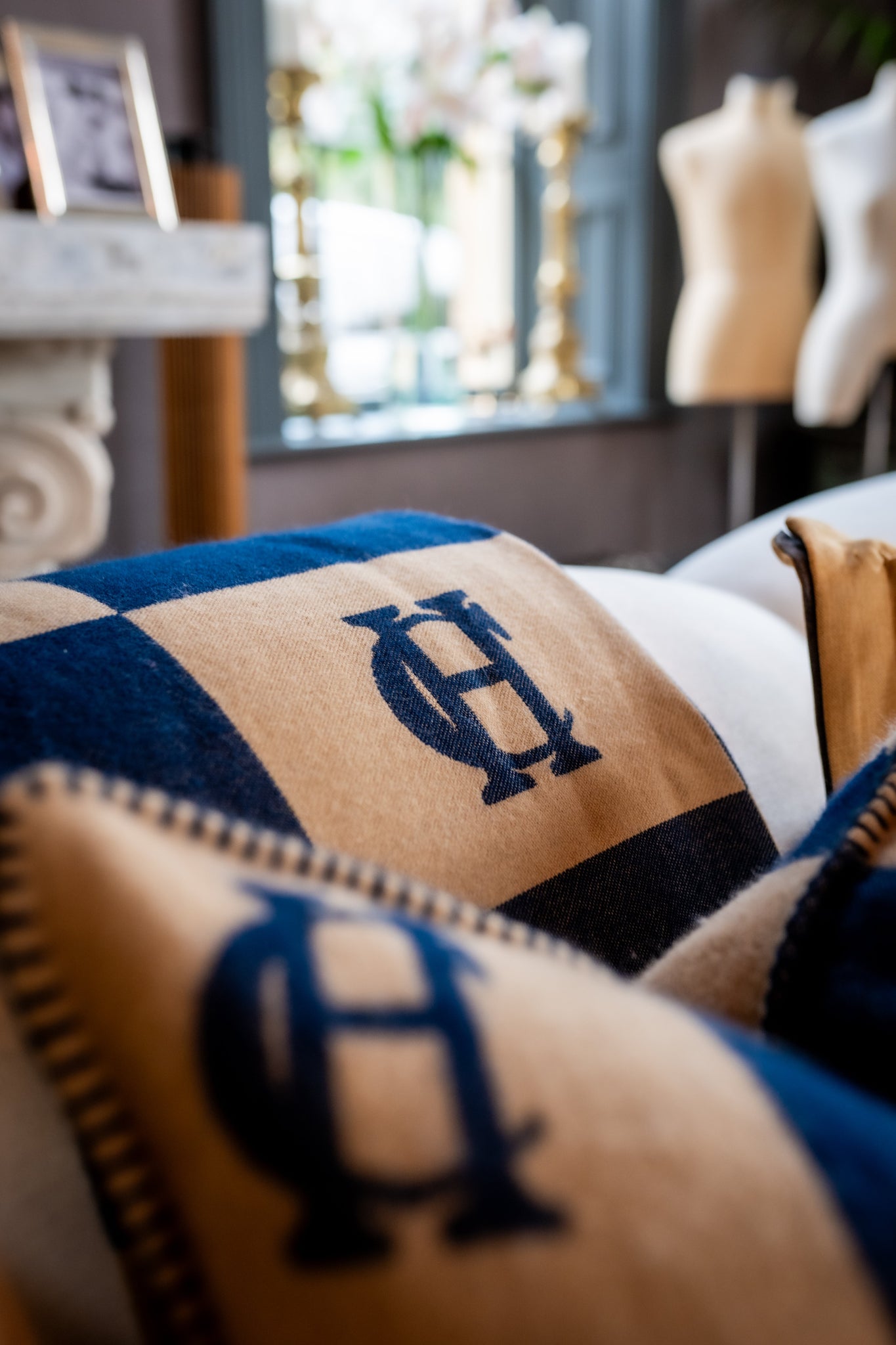 Luxury Blanket (Navy Camel)