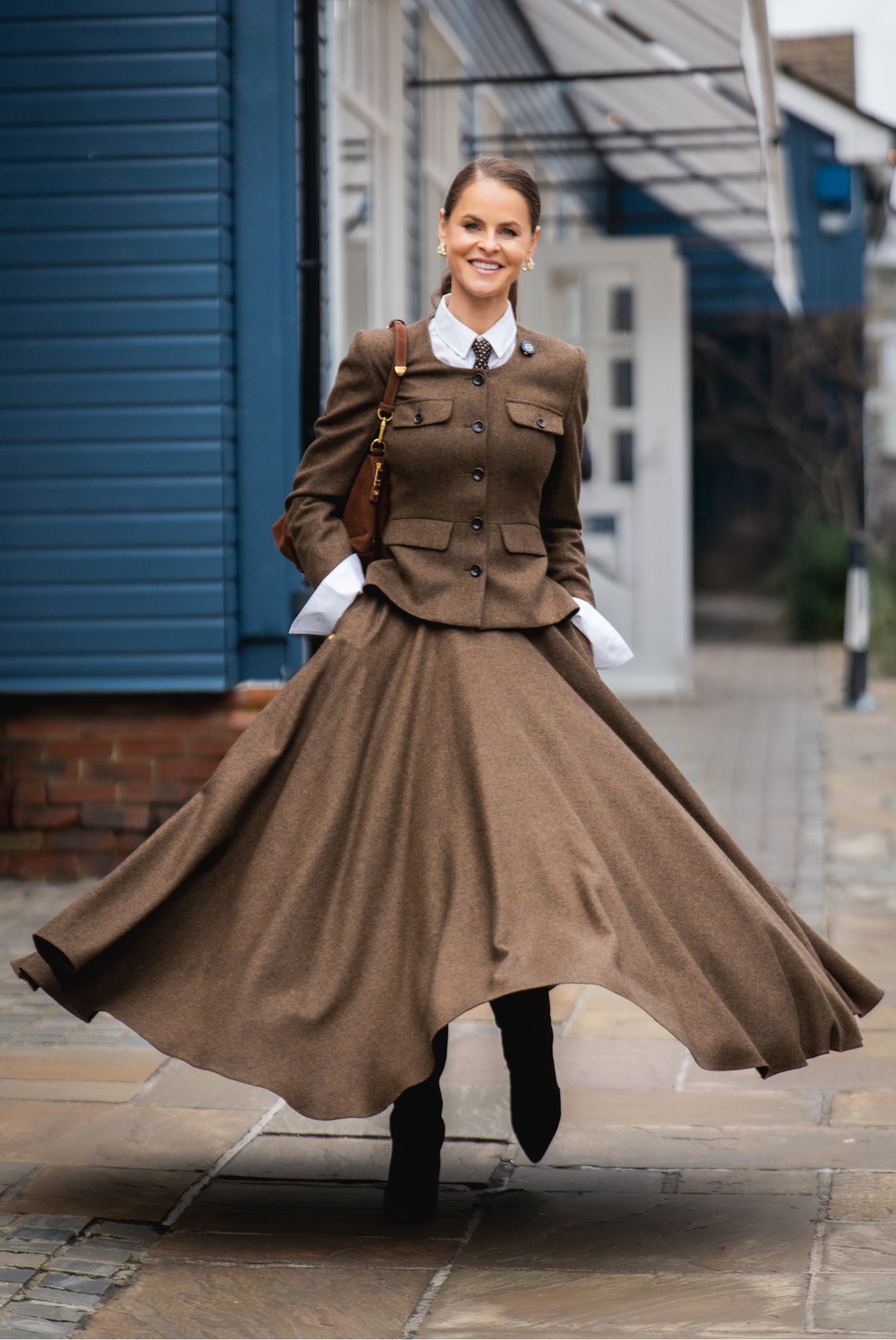 The 360 Maxi Tweed Circle Skirt (Tobacco Herringbone) Look The 360 Maxi Tweed Circle Skirt (Tobacco Herringbone) Look
