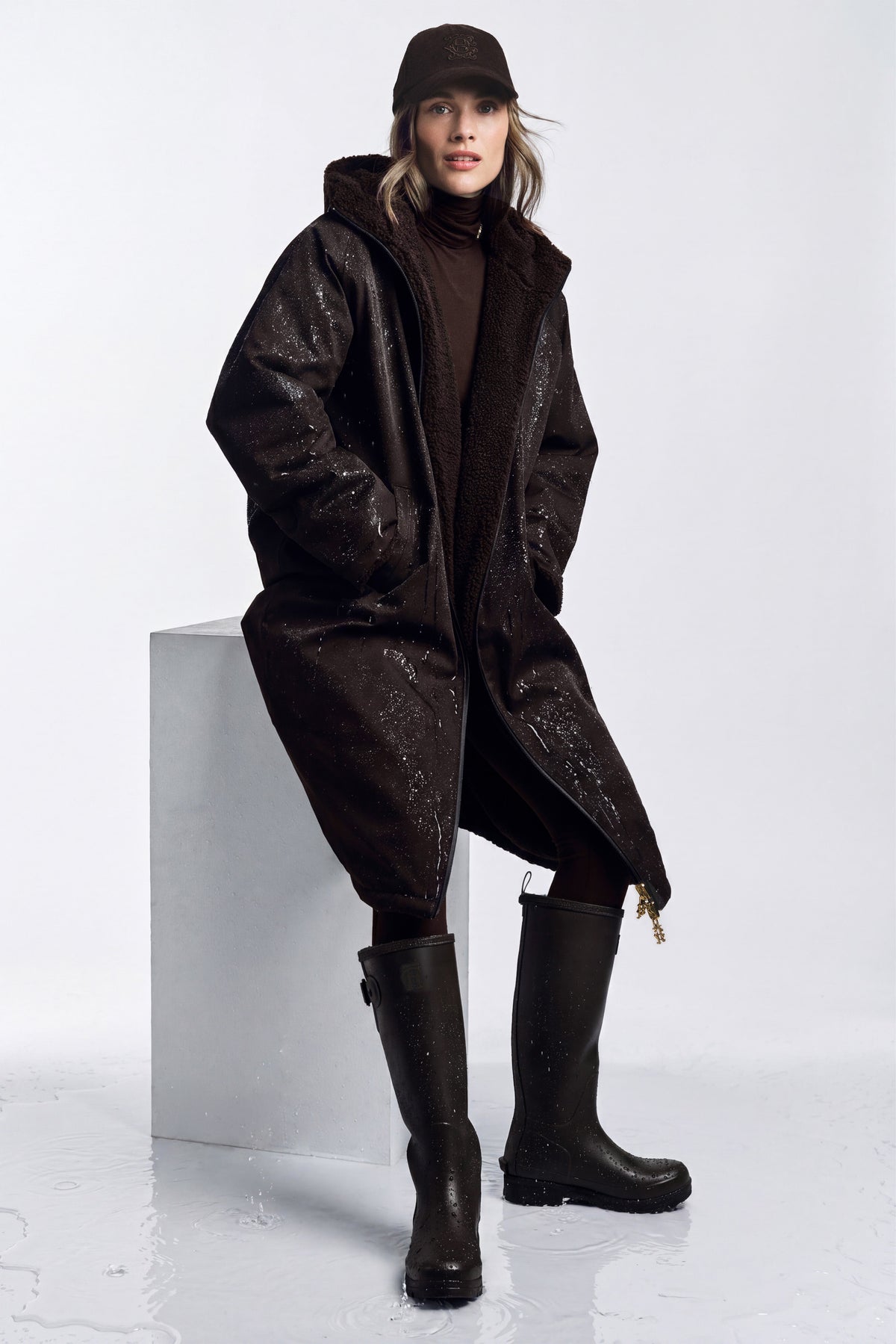 One Size Reversible Waterproof Coat (Chocolate)