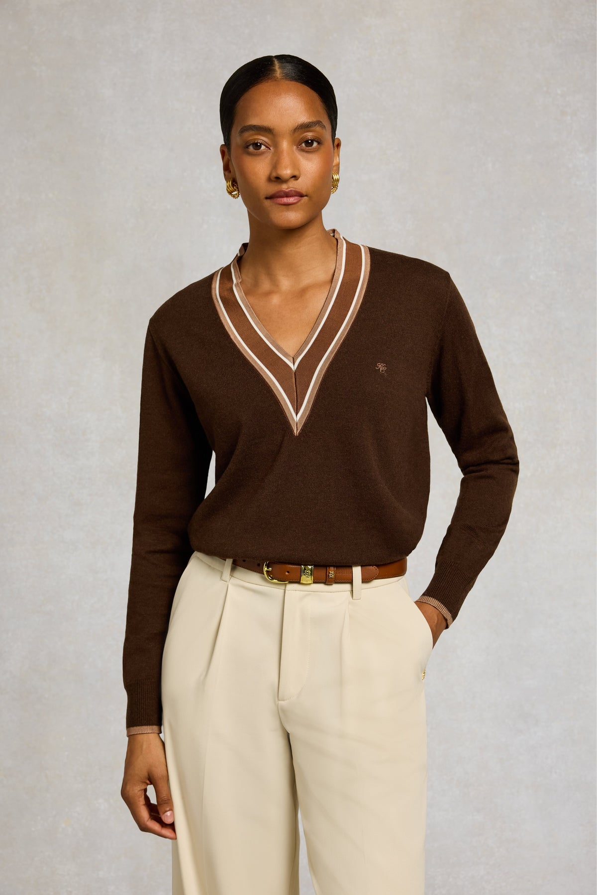 Woodcote V-Neck Knit (Chocolate)