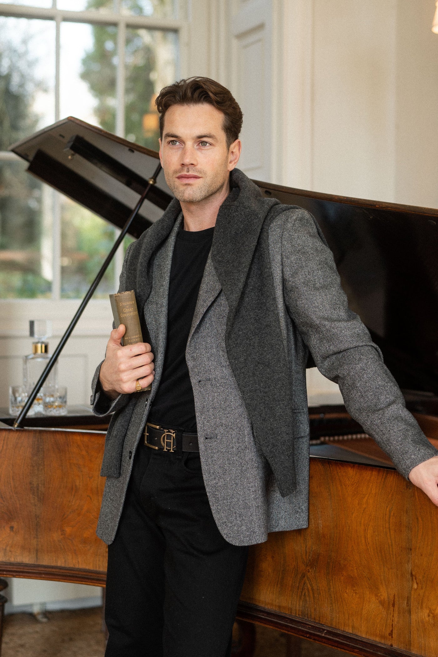 The Single Breasted Blazer (Mono Herringbone)