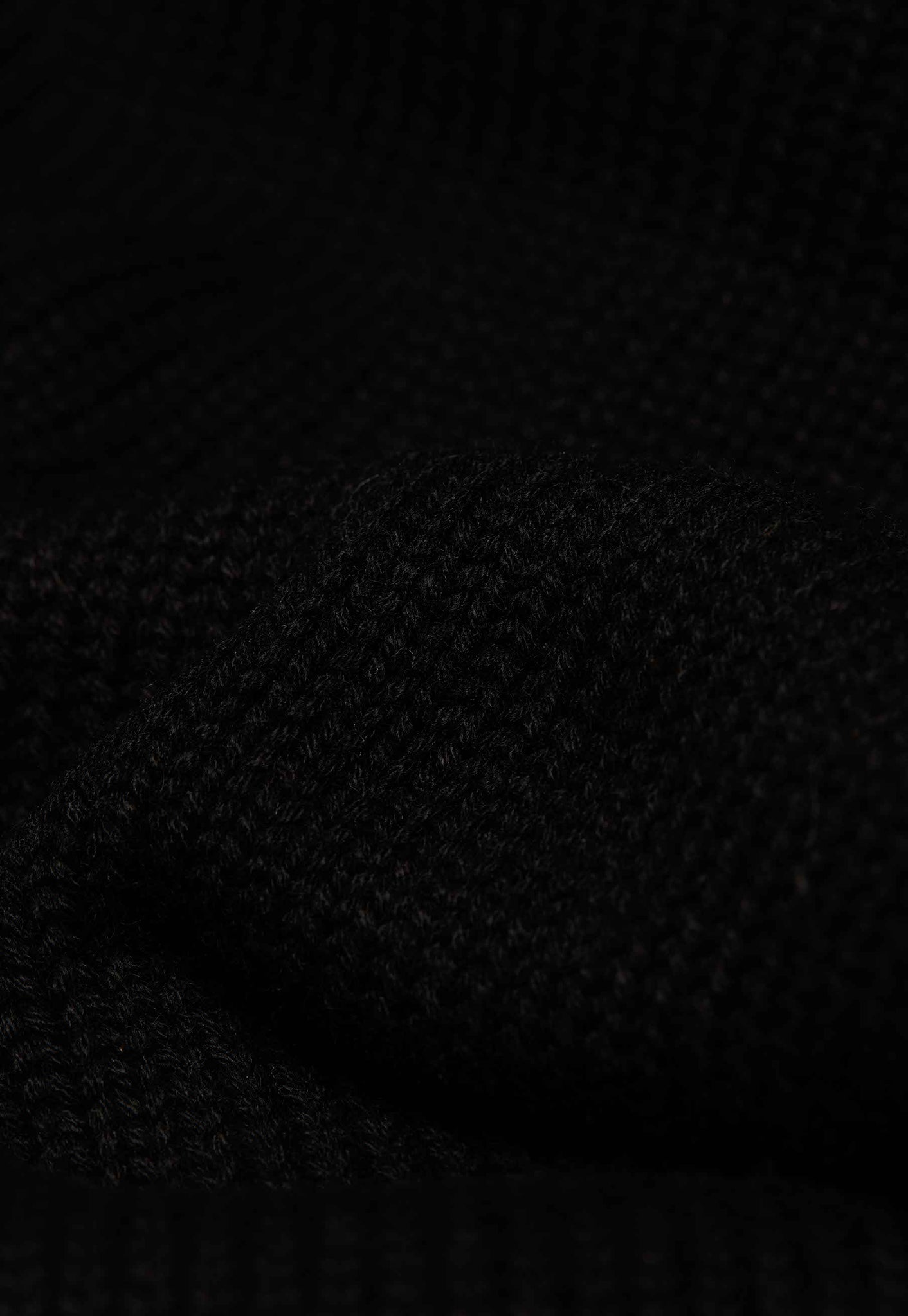 Finsbury Roll Neck (Black)